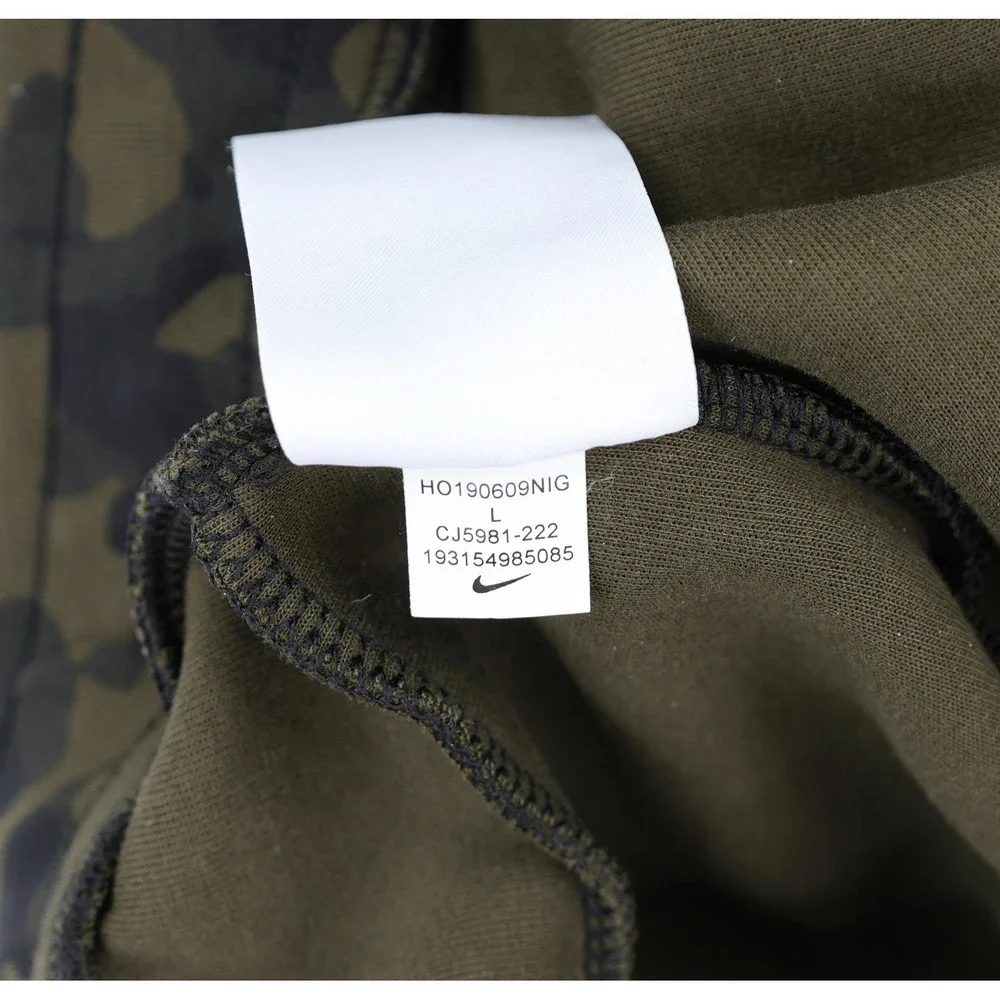 Nike Sportswear Tech Fleece Camo Jogger Pants Mens Large Green CJ5981-222